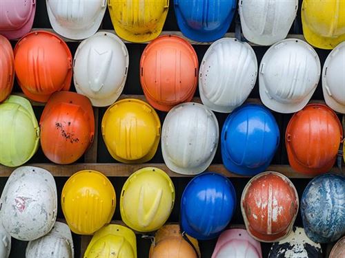 4 Ways Online Communities Boost Success for Tradesmen