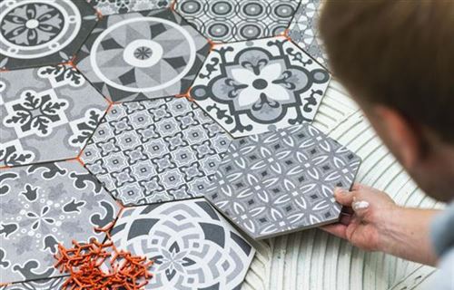 How much does a tiler cost in Ireland? (2025)