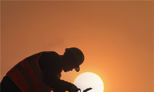 Protect Your Skin: Sun Safety Tips for Builders & Tradesmen