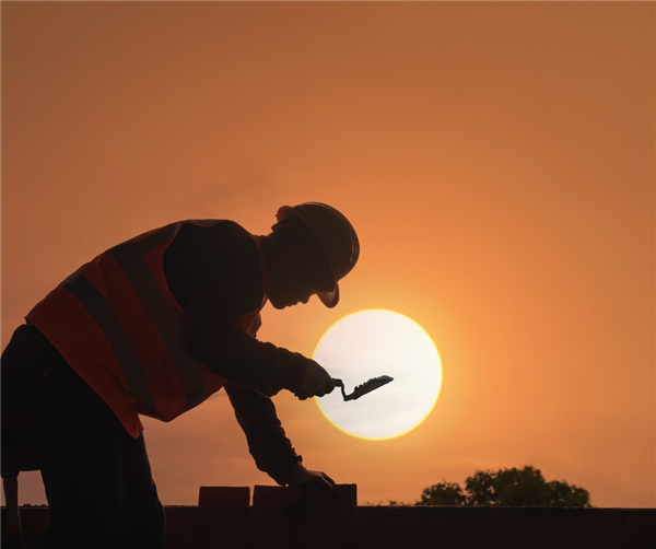 Protect Your Skin: Sun Safety Tips for Builders & Tradesmen