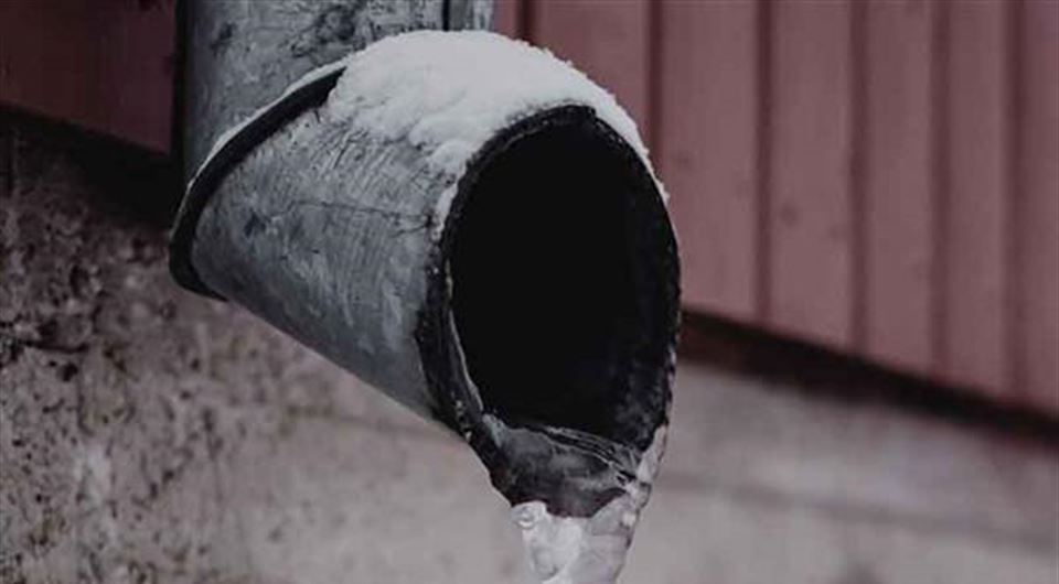 Homeowner guide for preventing and dealing with frozen pipes in the home