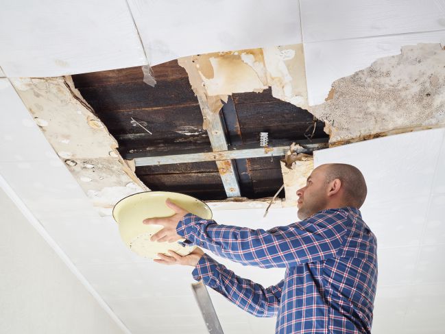 Roof Repair Tip & Advice - How to Identify Problems With Your Roof And Avoid Expensive Problems Later on!